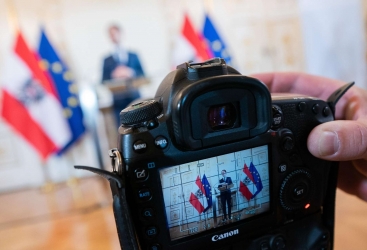 Avstriya Kansleri: Gələn ilin yayınadək pandemiyadan əvvəlki həyatın bərpa olunacağına ümid edirəm