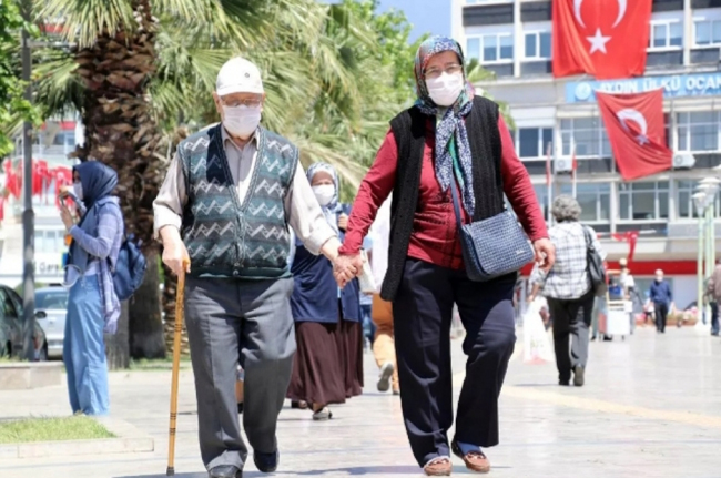 Türkiyədə yaşı 65-dən yuxarı olan COVID-19 xəstələrinin sayı digərlərindən 4 dəfə çoxdur