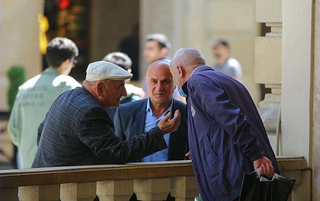 Artıq ictimai yerlərdə 10 nəfərədək qruplarda toplaşmaq olar