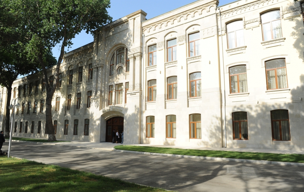 Səhiyyə Nazirliyinin kollektivi də Silahlı Qüvvələrə Yardım Fonduna ianə etdi  