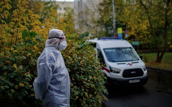 Rusiyalı immunoloq COVID-19-un nə zaman dayanacağını proqnozlaşdırıb