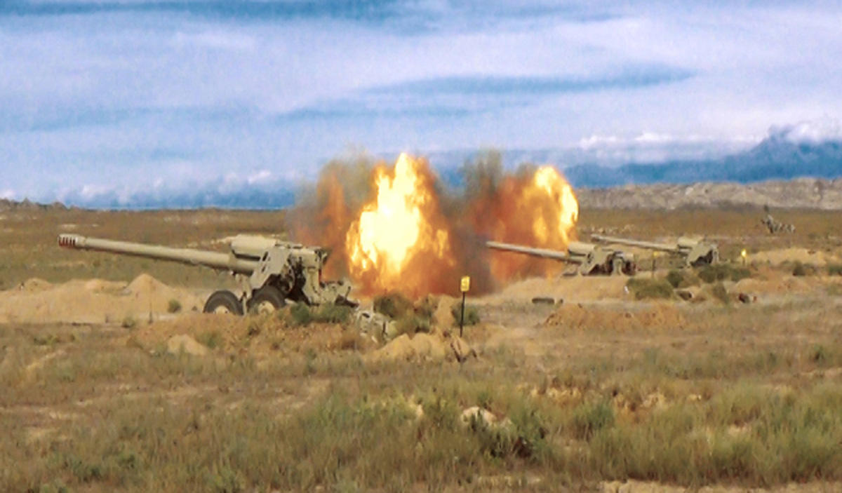 Füzuli raket və artilleriya atəşinə tutulub, 3 nəfər yaralanıb