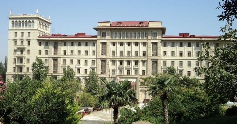 Azərbaycanda xüsusi karantin rejimi uzadıldı  