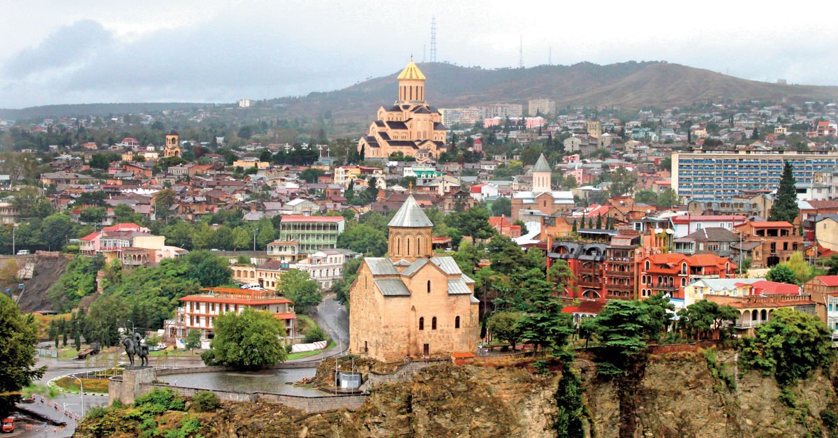 Qonşu ölkədə koronavirus səbəbindən yeni qərar verildi