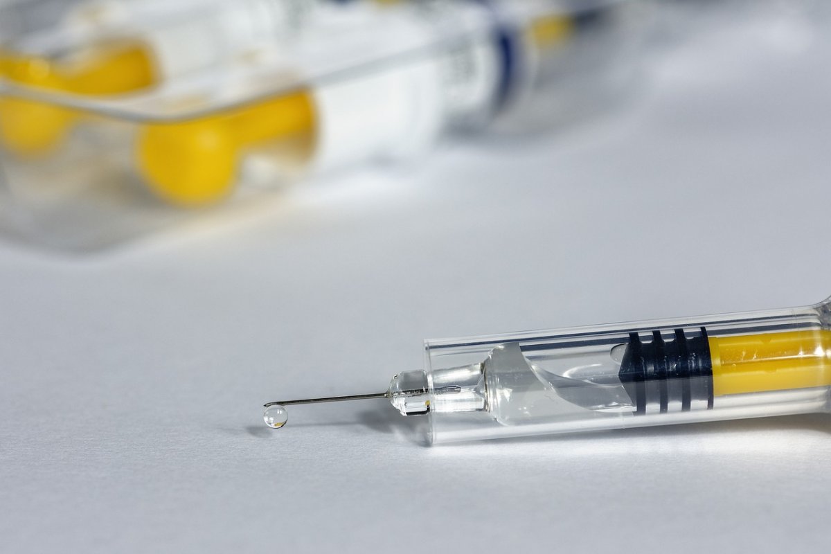 Rusiyanın koronavirus əleyhinə vaksininin qiyməti açıqlandı