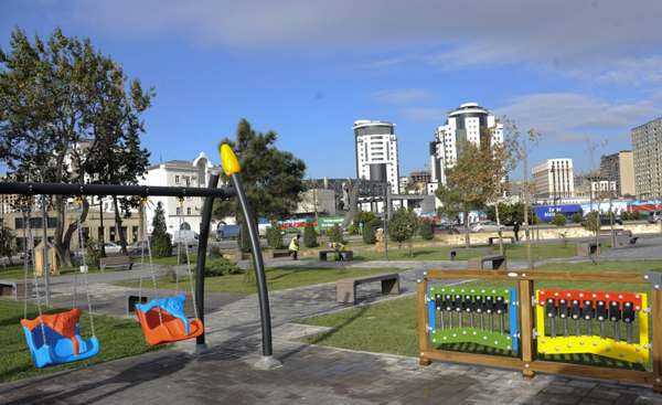 Əlilliyi olan şəxslər və sağlamlıq imkanları məhdud uşaqlar üçün “DOST Guşəsi” idman-əyləncə sahəsi istifadəyə verilib