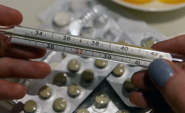 Koronaviruslu xəstələrə dərmanların verilməsinin dayandırılması məsələsinə aydınlıq gətirilib