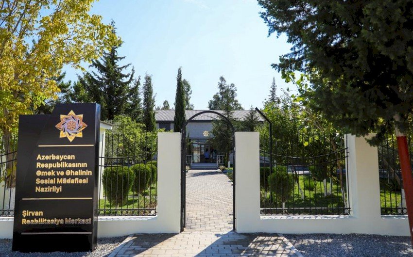 Şirvanda rüşvətə görə tutulan baş həkimin məhkəməsi başlayır  