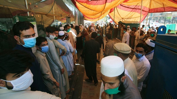 Son sutkada Pakistanda koronavirusdan 111 nəfər ölüb