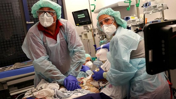 İranda son sutkada koronavirusdan 232 nəfər vəfat edib