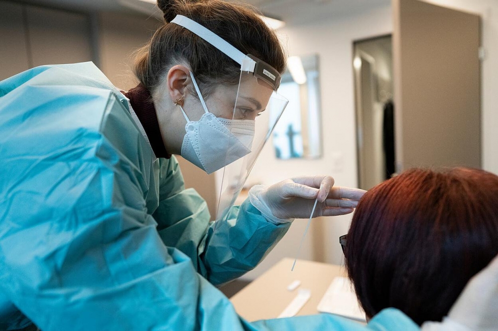 İsveçrədə koronavirusun CAR mənşəli mutasiyasına yoluxma halı aşkarlanıb