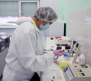 Bioloq COVID-19-un yeni variantına qarşı peyvəndlərin effektivliyini qiymətləndirib