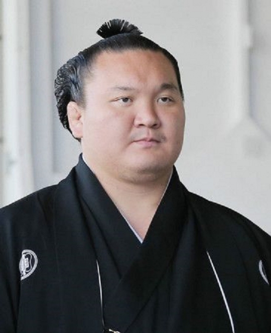 Məşhur sumo ustası koronavirusa yoluxub