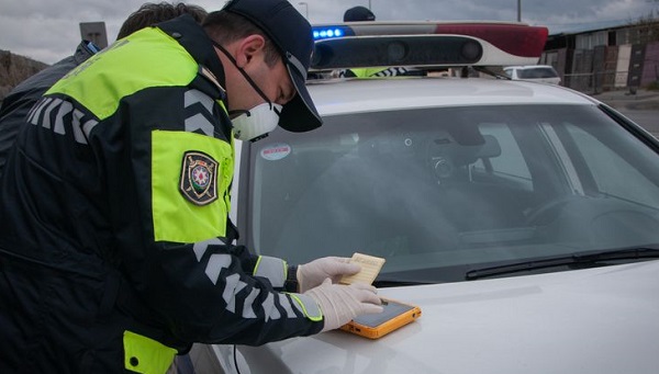 DİN: 2 258 nəqliyyat vasitəsi postlardan geri qaytarılıb