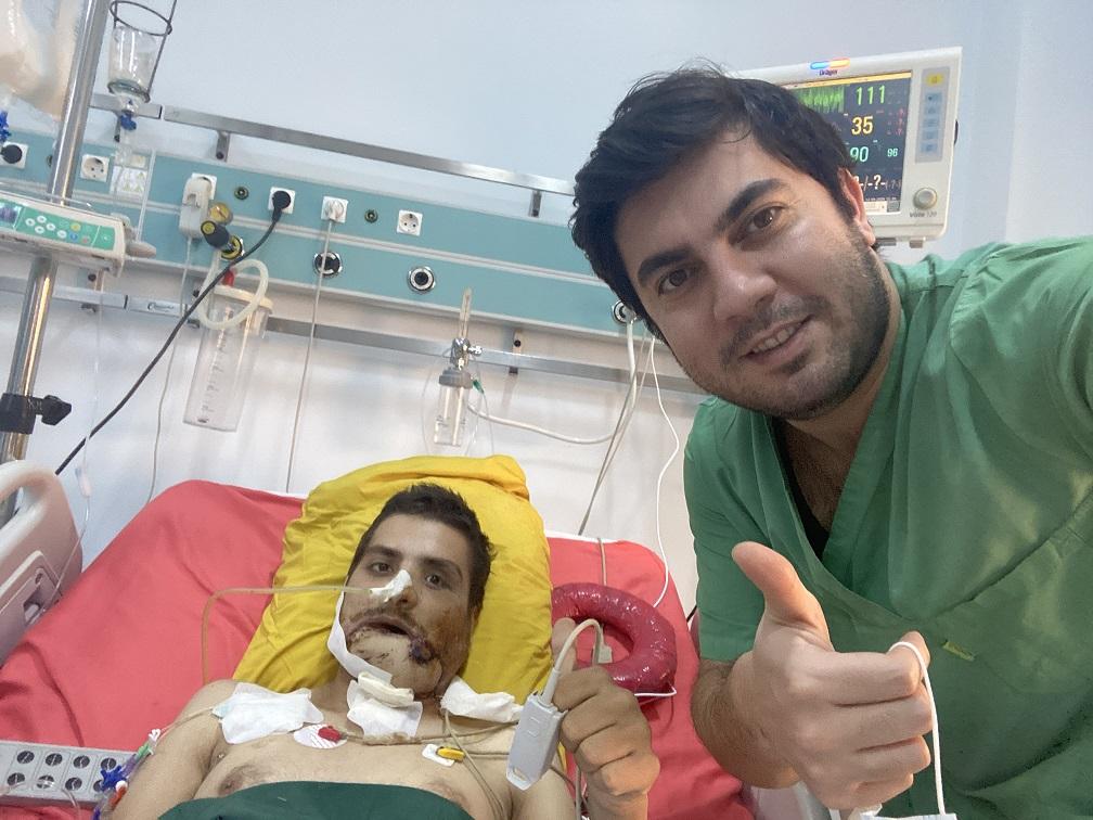 İgid əsgərlər arasında yeni dostlar qazanan fədakar həkim