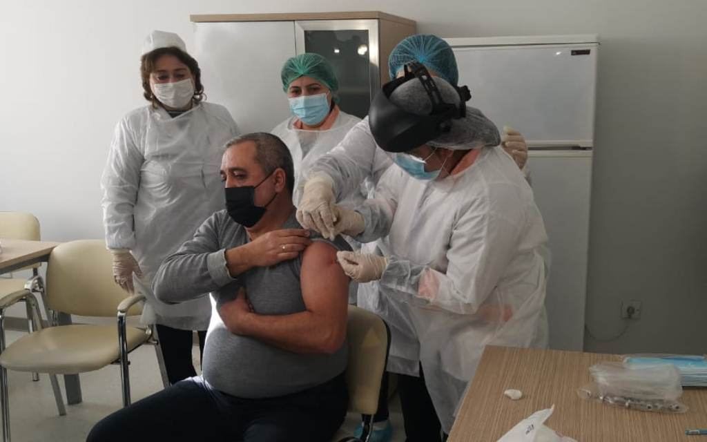 Gəncədə COVID-19-a qarşı vaksinasiya prosesinə başlandı