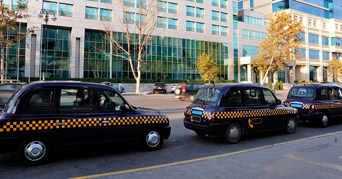 Xüsusi karantin rejimi dövründə 10 mindən çox taksi sürücüsünə icazə verilib  