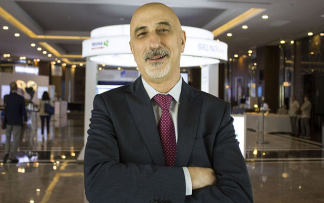 Peyvənd olunan insanlara çip qoyulacağı iddialarına - Türk professordan cavab