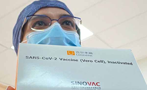 Azərbaycanda səhiyyə işçilərinin 70%-i vaksinasiyadan keçib