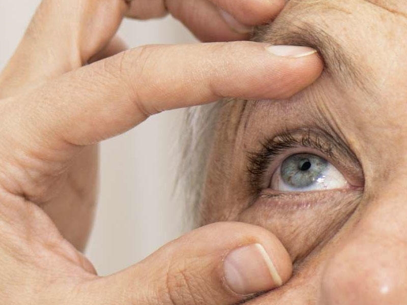 Koronavirusa görə görmə qabiliyyətini itirdi