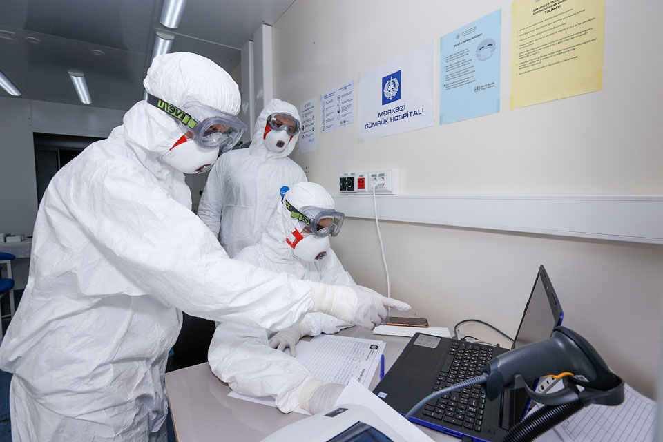 ÜST-ün nümayəndəsi Mərkəzi Gömrük Hospitalının PZR laboratoriyasında olub - Fotolar