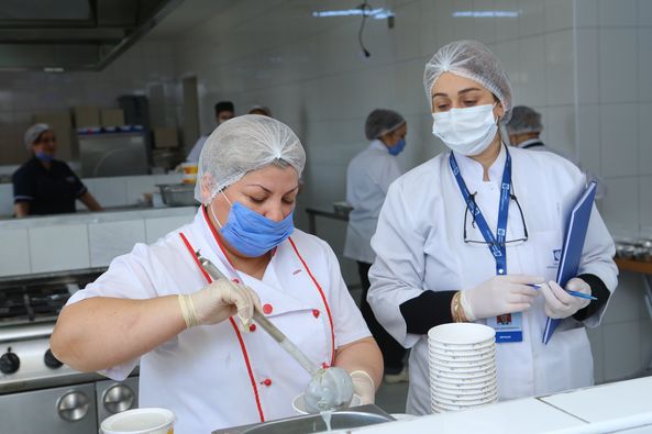 Mərkəzi Gömrük Hospitalı: Koronavirus xəstələri üçün yeməklər gigiyenik qaydalara ciddi riayət edilməklə hazırlanır - FOTOLAR