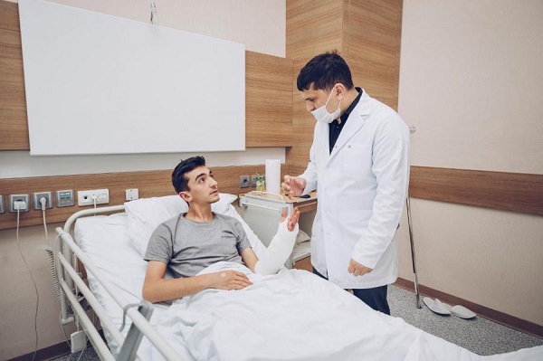Qazilərin tibbi ehtiyacların ödənilməsi üzrə işlər davam etdirilir
