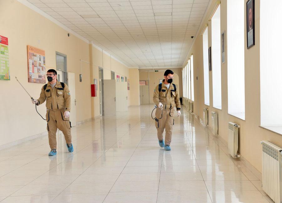 Təhsil müəssisələrində dezinfeksiya işləri aparılır