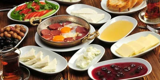 Koronavirus xəstələri bu qidalardan uzaq durmalıdır - Həkim-terapevt Xumar Novruzova