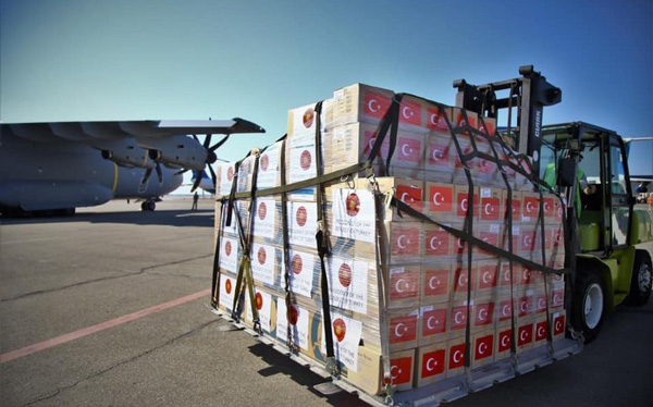 Türkiyə Azərbaycana 100 min qutu Favipiravir dərmanı göndərəcək