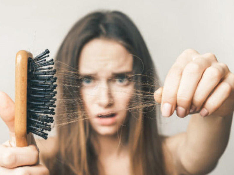 Sinir sistemi xəstəlikləri saç tökülməsinin əsas səbəblərindən biridir