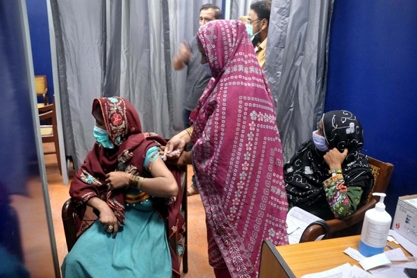 Pakistanda 106 yaşlı qadın koronavirusun “delta” ştamından sağalıb  