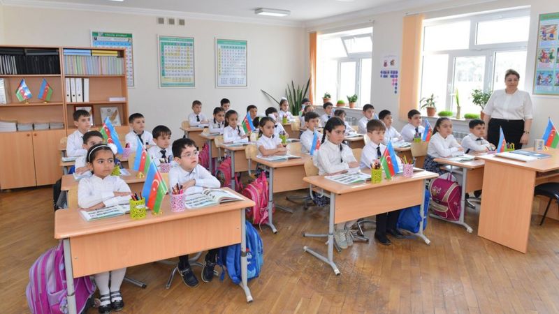 Vaksin müəllimlərin daha çox saatda dərs demək imkanıdır