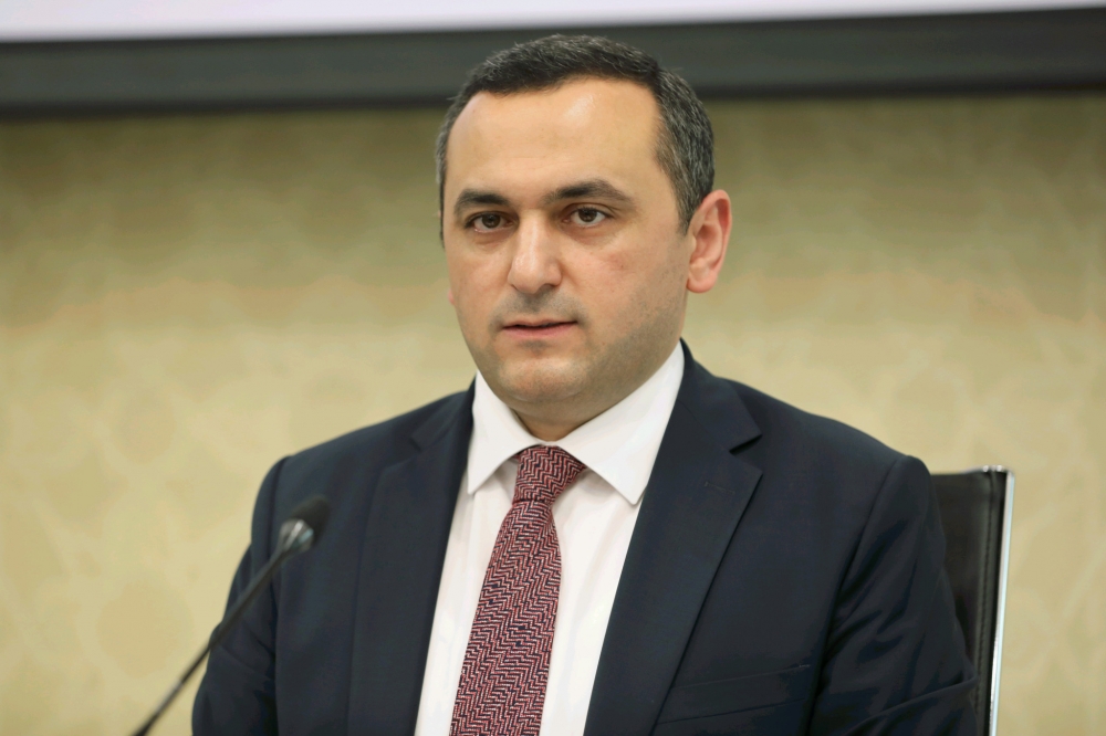 Süni tənəffüs aparatına qoşulan xəstələrin 97 faizi vaksinasiya olunmayanlardır - Ramin Bayramlı