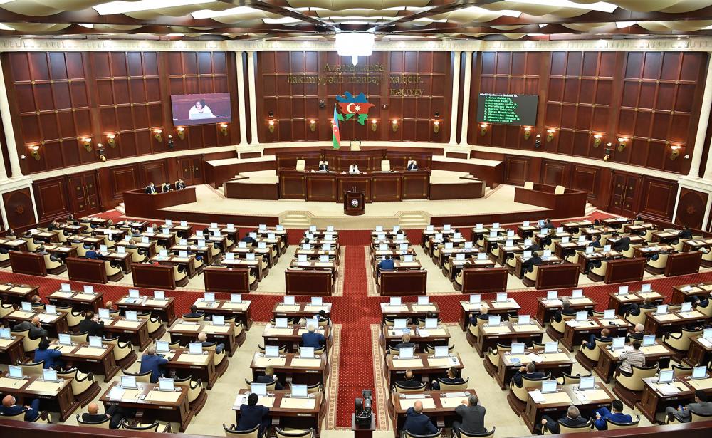 Milli Məclisdə onkoloji xəstələrə tibbi yardımın vəziyyəti müzakirə ediləcək
