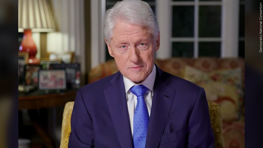 Bill Klinton qan zəhərlənməsi səbəbindən xəstəxanaya yerləşdirilib