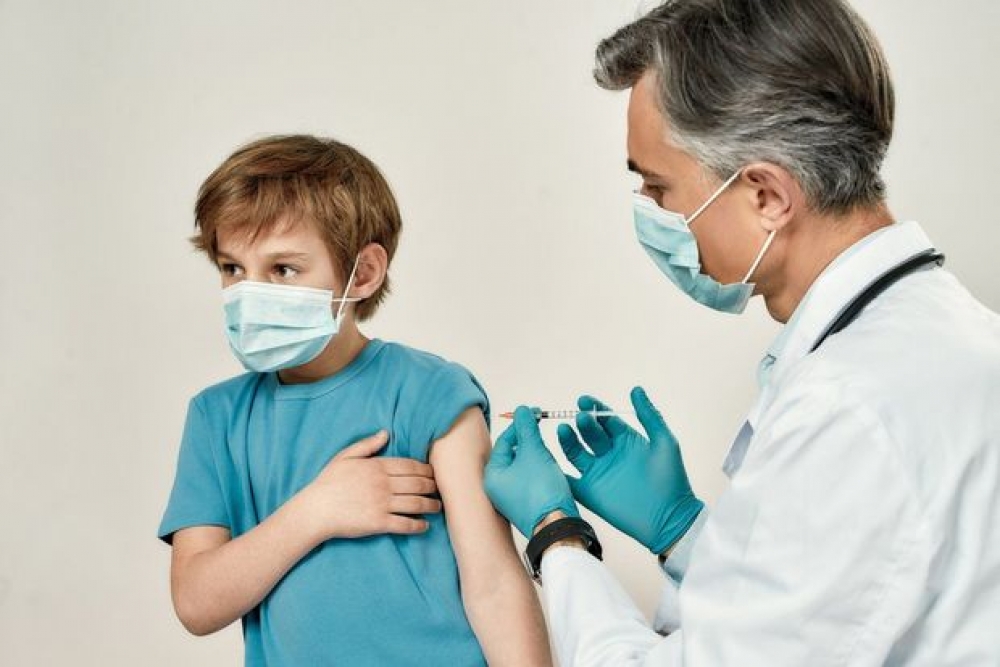 Risk qrupuna daxil olan 12 yaşdan yuxarı uşaqların COVID-19 əleyhinə vaksinasiyası tövsiyə edilir
