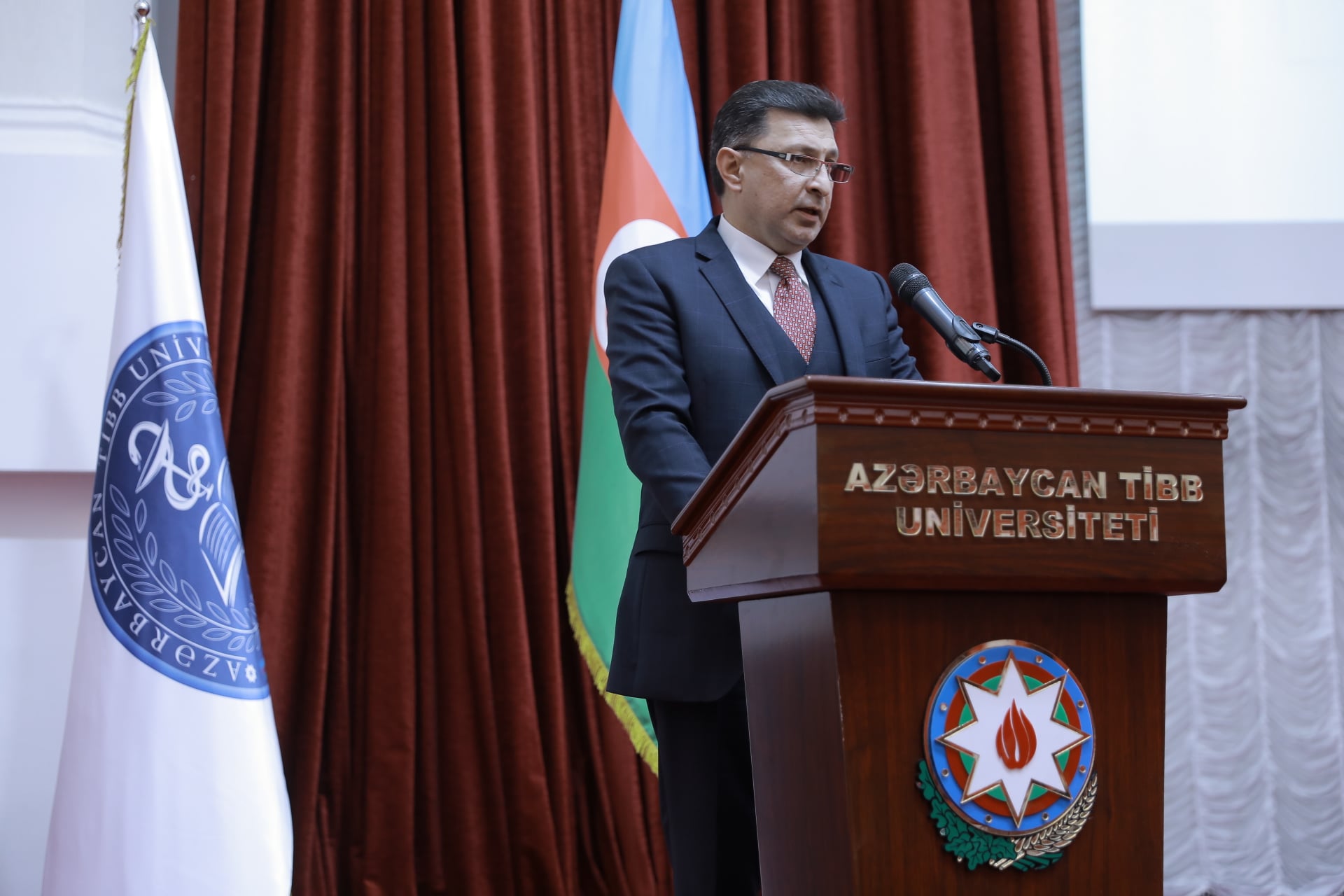 Zəfər Tibb Simpoziumuna start verilib