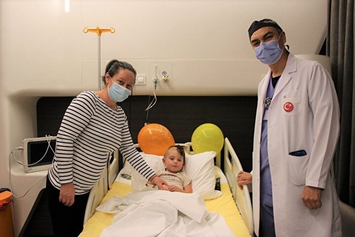 Koronavirusdan sonra daim yatırdı: 4 yaşlı uşaq Türkiyədə oyandı