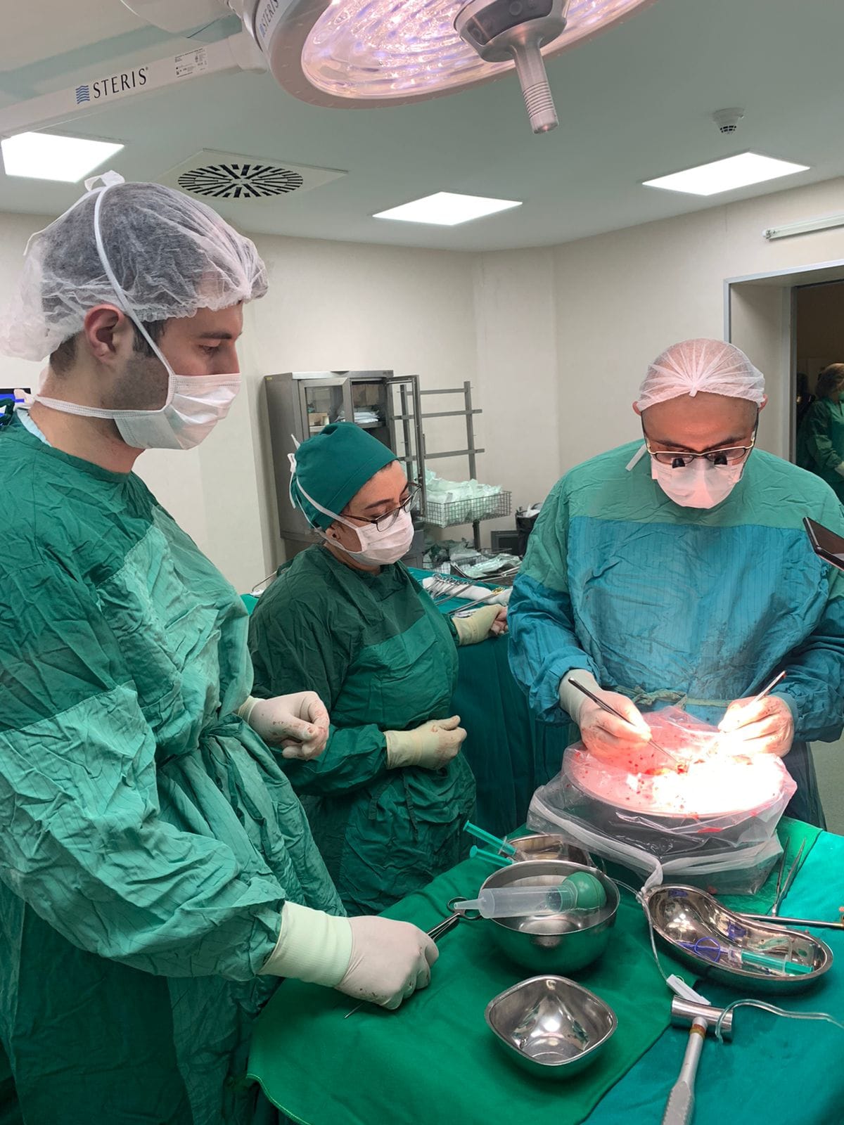 Mərkəzi klinikada böyrək transplantasiyası əməliyyatı uğurla icra edilib 