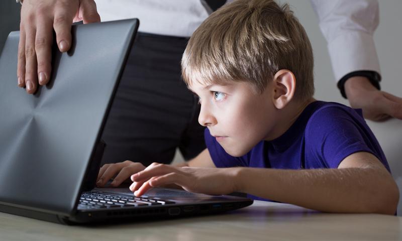 Uşaqların internet asılılığından xilas olması üçün TÖVSİYƏLƏR
