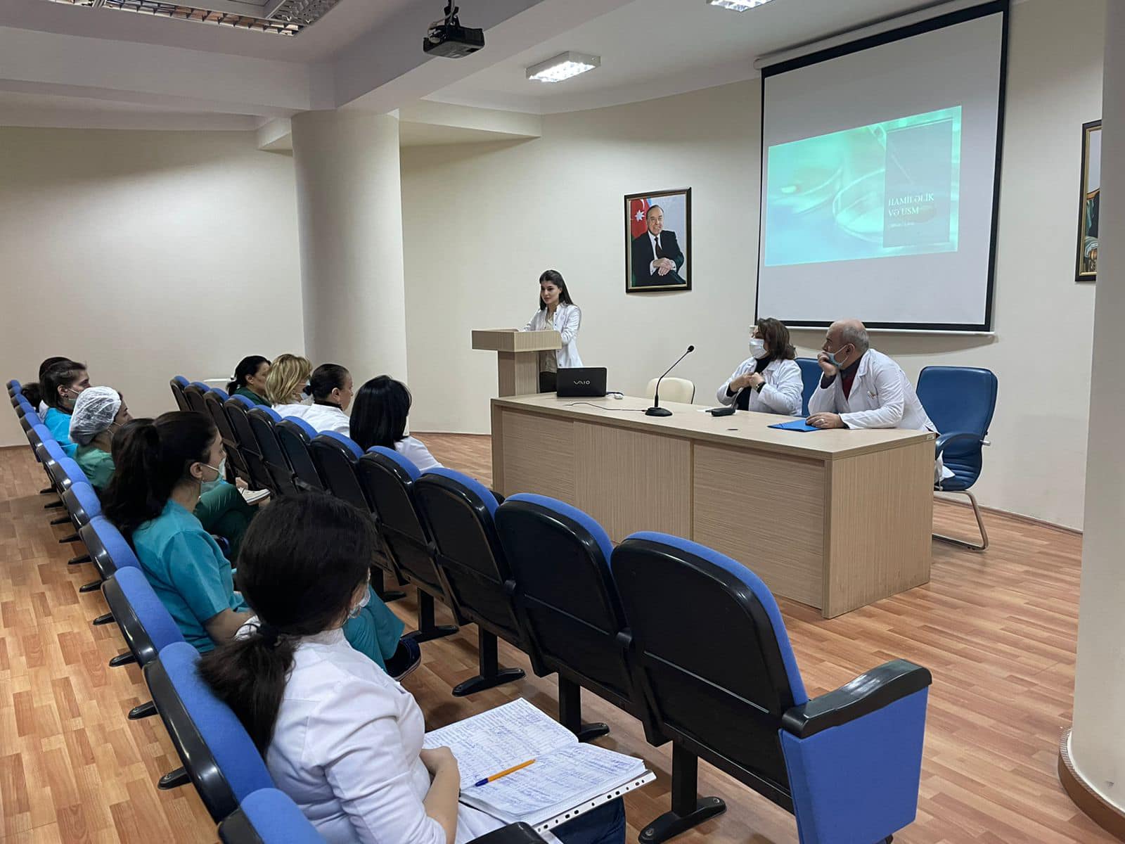 Mamalıq-ginekologiya ixtisası üzrə rezidentlərin seminarı keçirilib - Foto