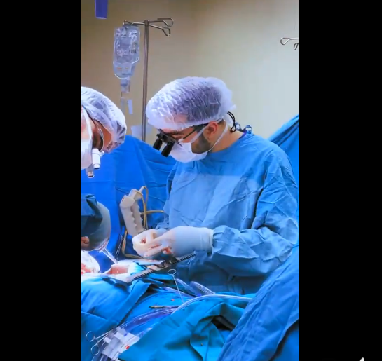 Ürəyin tac damarlarında ciddi həyatı təhlükəli daralmaları olan xəstə uğurla əməliyyat olunub - Mərkəzi Klinika 