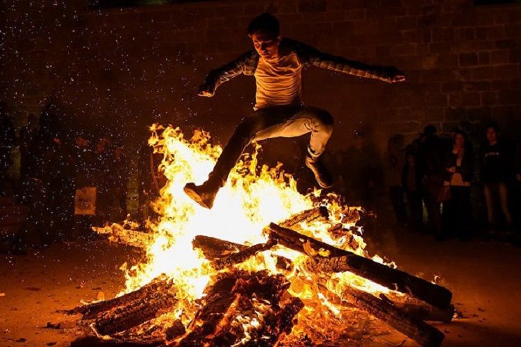 İlaxır çərşənbədə Bakıda 3 nəfər tonqalda xəsarət alıb