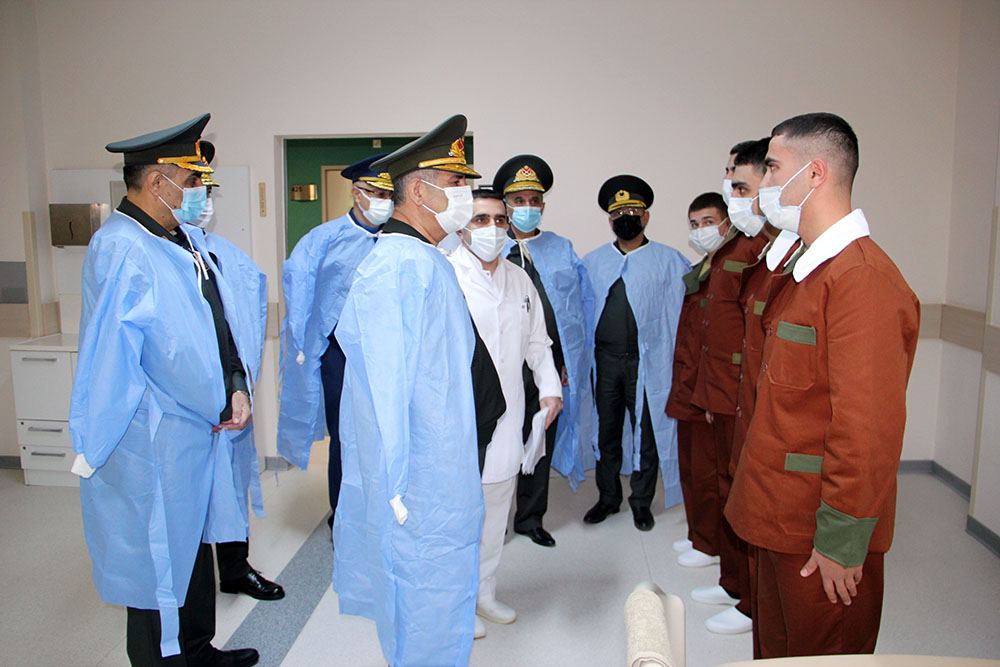 Zakir Həsənov hərbi hospitalı ziyarət edib - FOTO