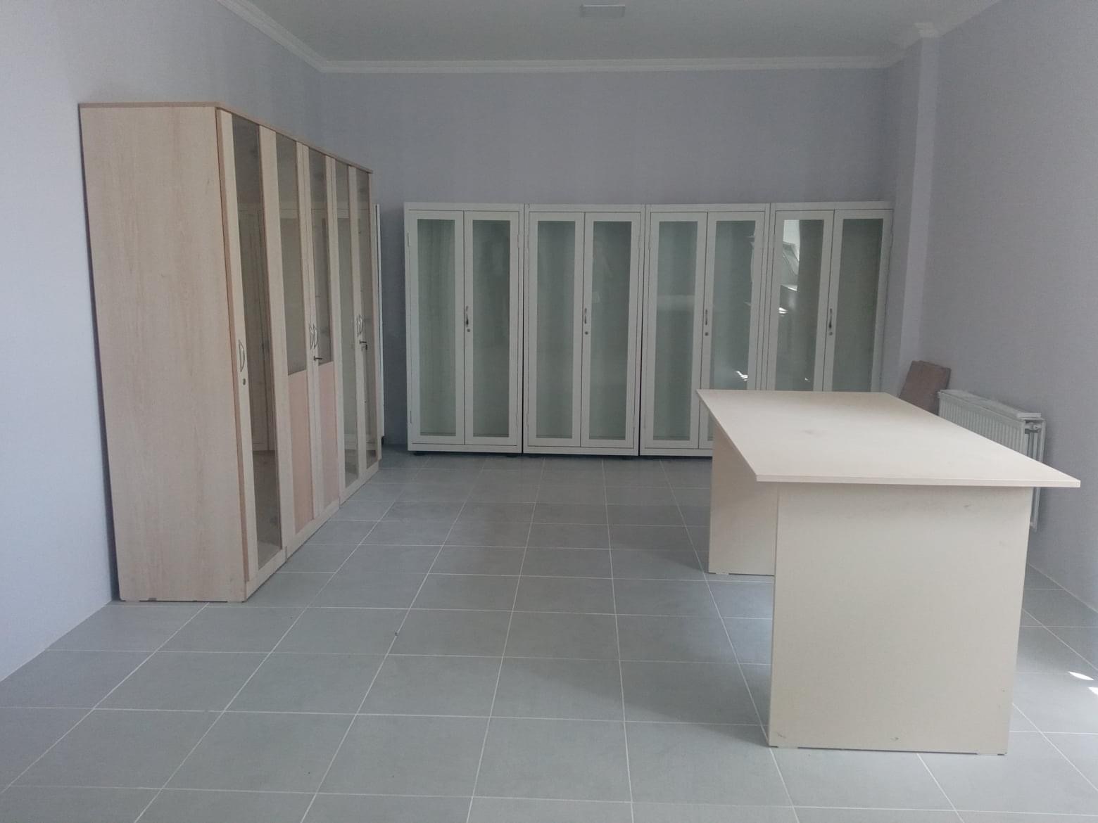 Gəncə şəhər Birləşmiş Xəstəxanasının aptek bölməsinin anbarları yaradılıb