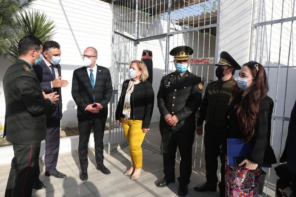 ÜST-nin Avropa üzrə regional direktoru Azərbaycanda vərəm və COVID-19-un müayinəsinin aparıldığı müəssisələrdə olub