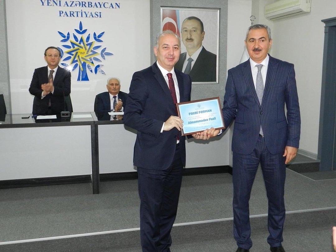 Nərimanov Tibb Mərkəzinin direktoru Fazil Alməmmədov YAP Nərimanov rayon təşkilatı tərəfindən təltif olunub
