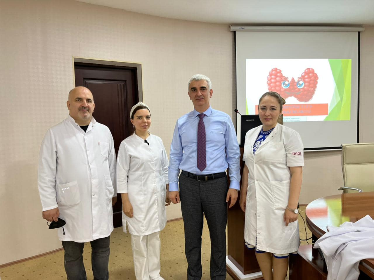 ATU-da rezidentlər üçün tiroid əməliyyatlarına dair seminar keçirilib