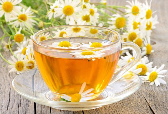 Çobanyastığı çayı saça qulluq və ağız sağlamlığı üçün olduqca faydalıdır